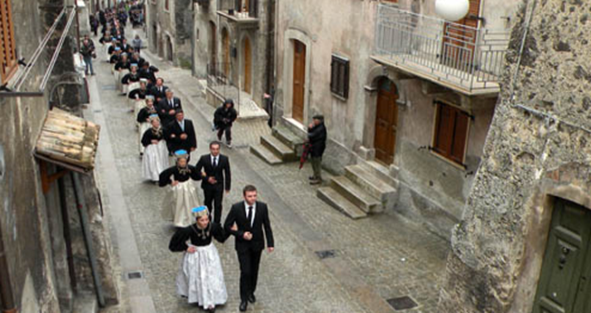 Ju Catenacce procession in Scanno